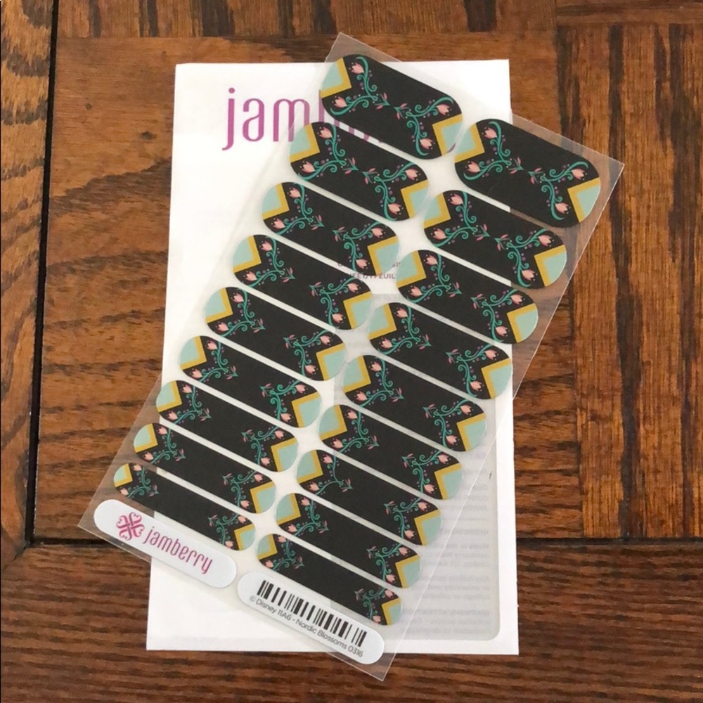 Nordic Blossoms “Frozen” Jamberry Full Sheet